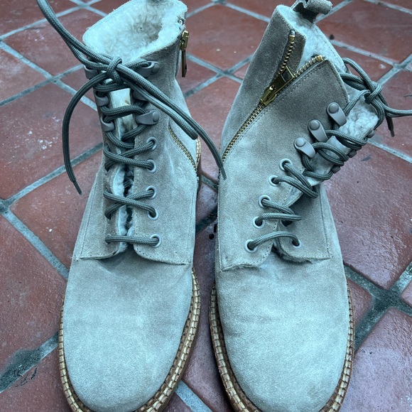 Vince Cabria taupe grey suede ankle boot size 8, box and bag included - Picture 3 of 13